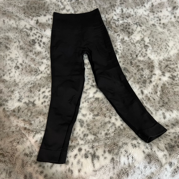 Lululemon Seamless Ribbed Leggings - Picture 2 of 6